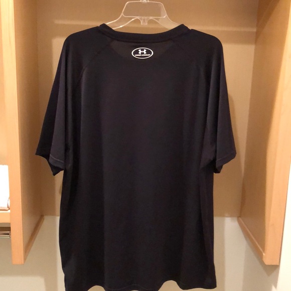 Men’s Under Armour Black Loose Fit Shirt - Picture 2 of 3